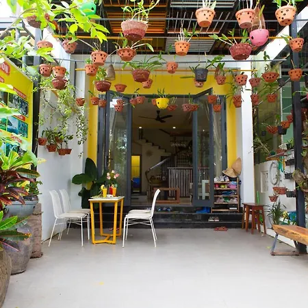 Coral Riverside Homestay & Hostel-3