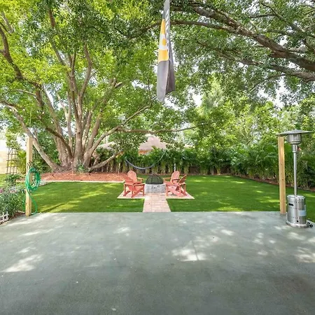 Beautiful House, Walking Distance To Stadium-2