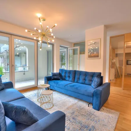 Zwei Zimmer Wohnung Im Stadtzentrum Mit Tiefgaragenplatz-3
