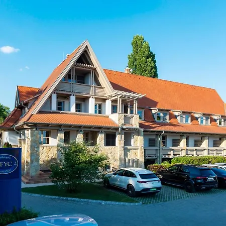 Balatonfoi Yacht Club-3