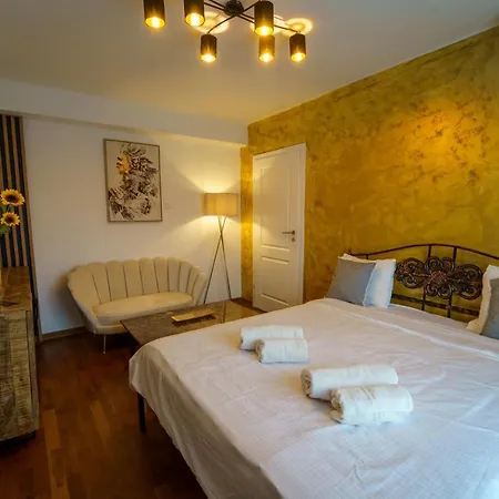 Main Square 5 Star Luxury Apartment With View-2