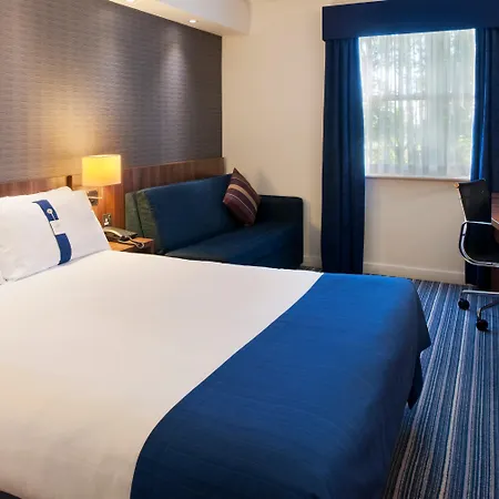 Holiday Inn Express Leeds-East By Ihg-3