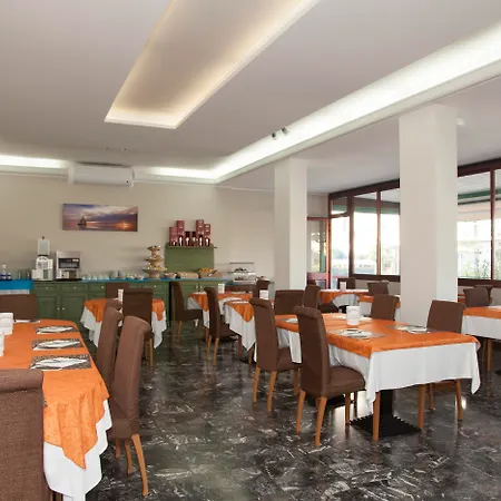 Ute Hotel-3