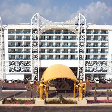 Azura Deluxe Resort & Spa-3