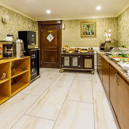 Golden Crown Hotel-2