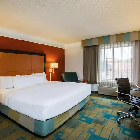 La Quinta Inn & Suites By Wyndham Colorado Springs South Ap-3