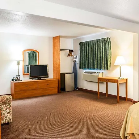 Quality Inn South-3