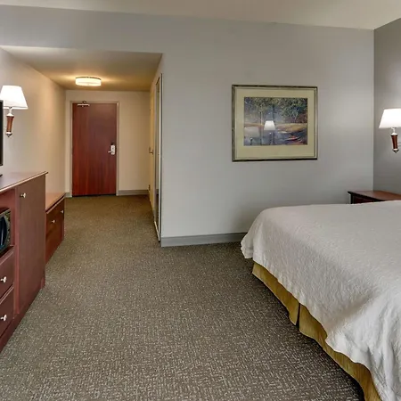 Hampton Inn & Suites Indianapolis-Airport-3