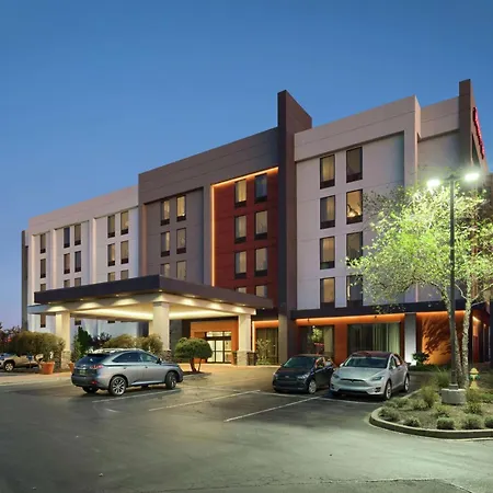Hampton Inn Louisville Northeast-3