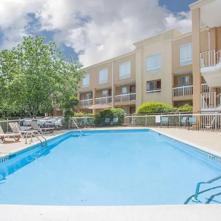 Days Inn By Wyndham Greenville-2