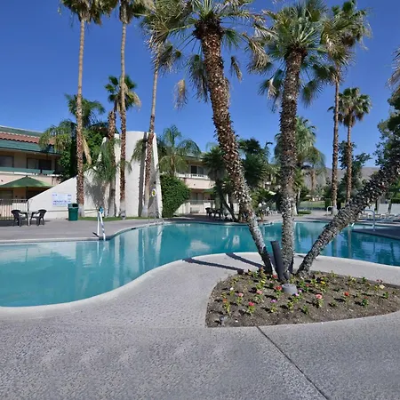 Travelodge By Wyndham Palm Springs-3