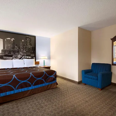 Super 8 By Wyndham Charlotte University-3