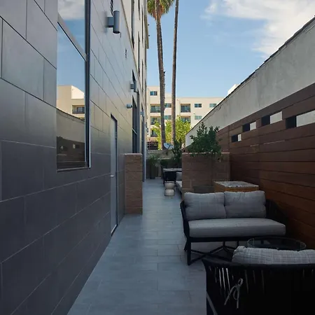 Hampton Inn & Suites Sherman Oaks-3