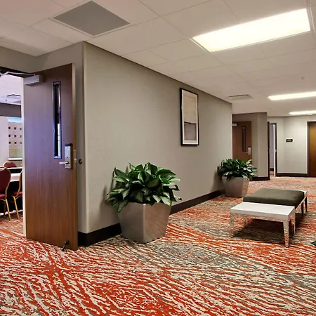 Hampton Inn & Suites Columbus-Downtown, Ohio-2