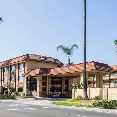 Super 8 By Wyndham Anaheim/Disneyland Drive-2