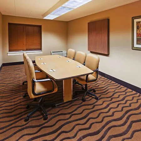Americinn By Wyndham Omaha-3