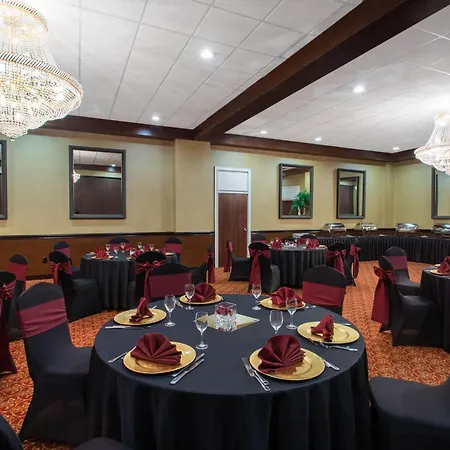 Ramada By Wyndham Tampa Westshore Airport South-2