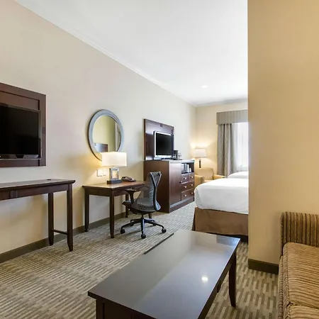 The Oaks Hotel & Suites-3