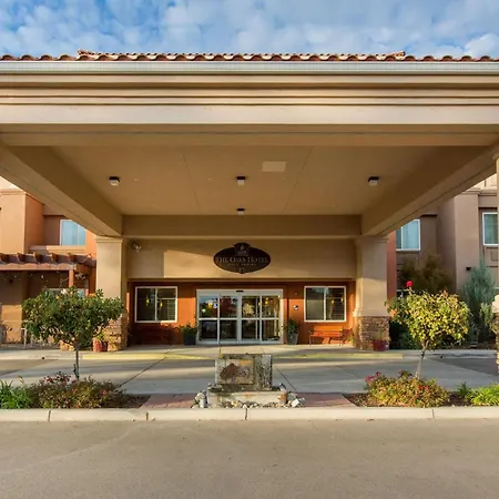 The Oaks Hotel & Suites-2
