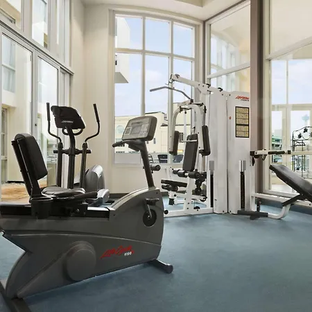 Travelodge By Wyndham Niagara Falls Fallsview-2