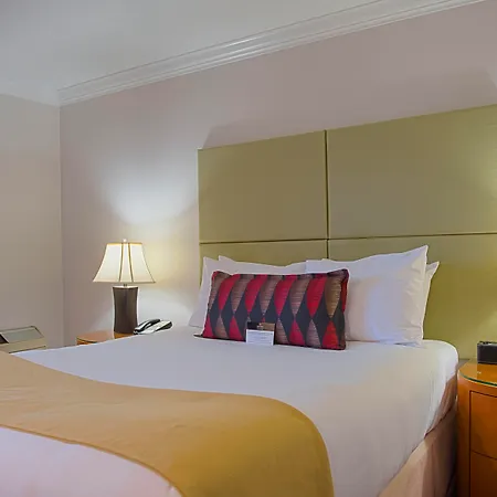 Executive Suites Hotel & Conference Center, Metro Vancouver-3
