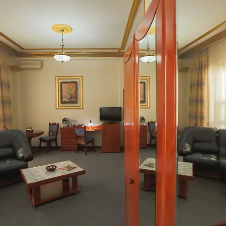Bucharest Comfort Suites Hotel-3