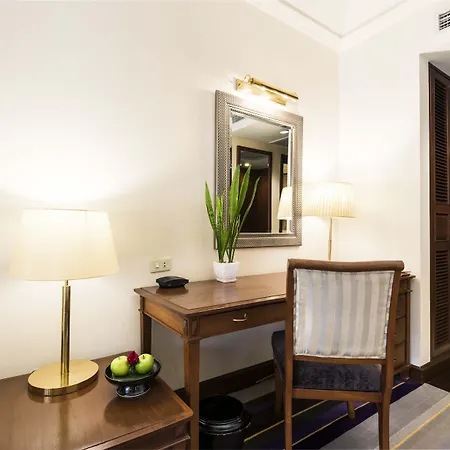 Chatrium Hotel Royal Lake Yangon-3