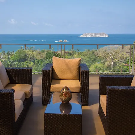 El Faro Containers Beach Hotel-2