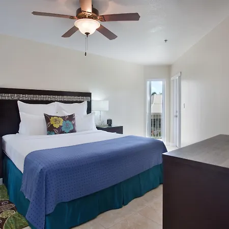 Holiday Inn Resort Grand Cayman By Ihg (Adults Only)-2