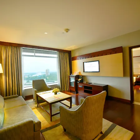 Crowne Plaza Kochi By Ihg-3