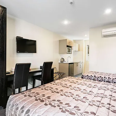 Quality Suites Amore-3