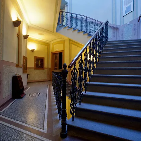Deminka Palace-3