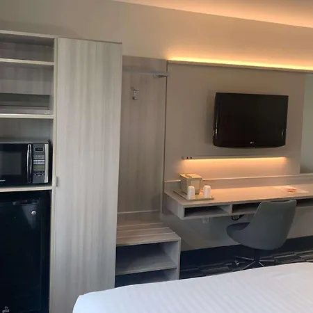 Microtel Inn By Wyndham Charlotte Airport-2