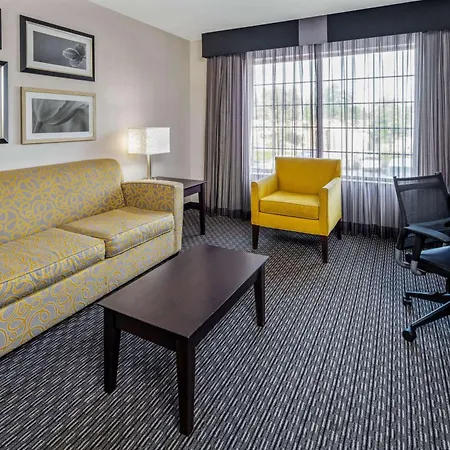 La Quinta By Wyndham Anaheim-3