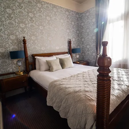 Brooks Guesthouse-2