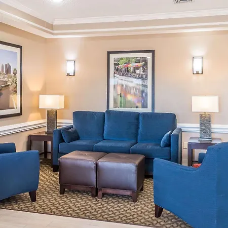 Comfort Inn Near Frost Bank Center-2