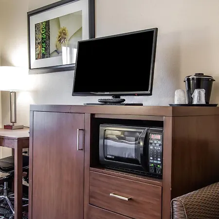 Comfort Inn Tulsa Midtown-3
