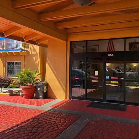 Americas Best Value Inn Denver-3