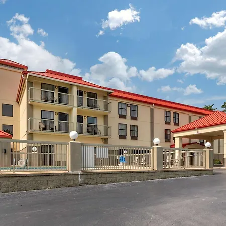 Comfort Inn Biltmore West-3