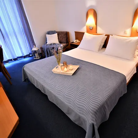 Hotel Alkar - Family Friendly Hotel With Pool In Sinj, Dalmatia-2