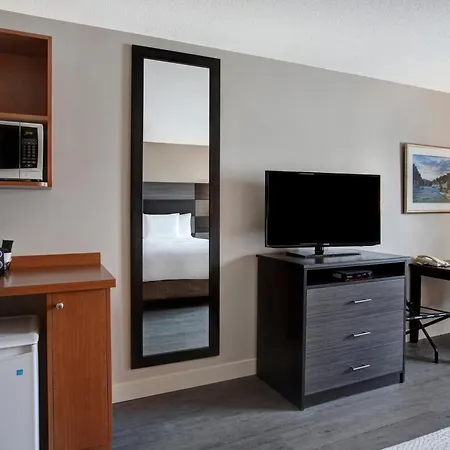 Days Inn & Suites By Wyndham Collingwood-2