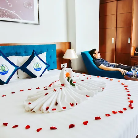 Ritzy Boutique Hotel Da Nang Beach-2