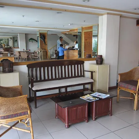 Nichols Airport Hotel-2