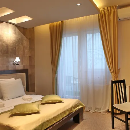 Garni Hotel Vozarev-2