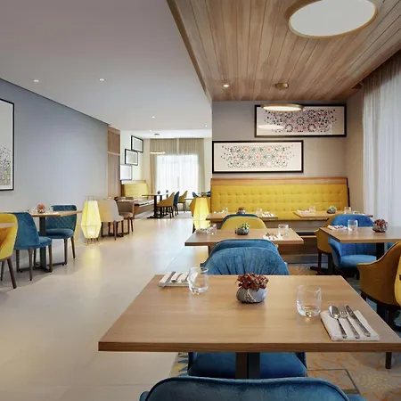 Hampton By Hilton Dubai Al Barsha-3