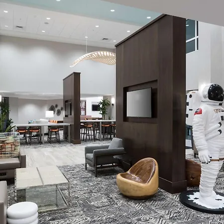 Hampton Inn & Suites Cape Canaveral Cruise Port, Fl-2