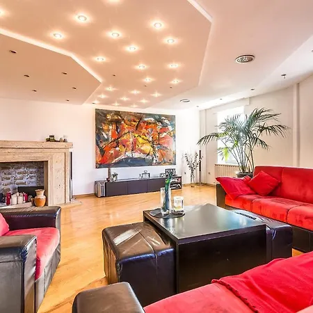 Modern City-Centre Penthouse With Spectacular Views / 135Sqm-2