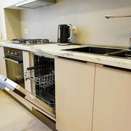 Perfect 2-Bdr Apt W/Balcony City Centre, Mystreet Company-3