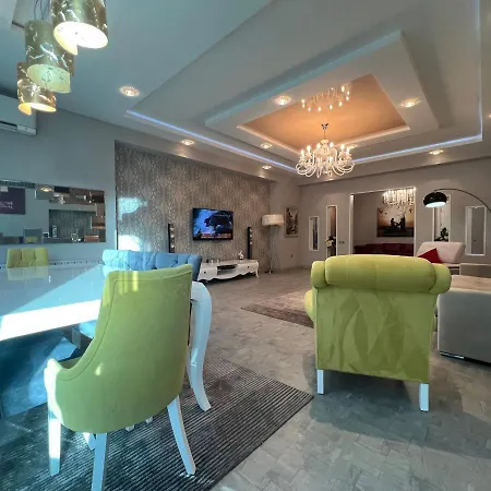 Megafun Luxury Family Apartment-3