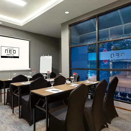 Hotel Neo Gading Solo-2